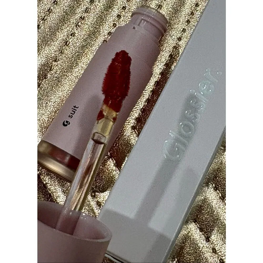 GLOSSIER  - NWTIB 